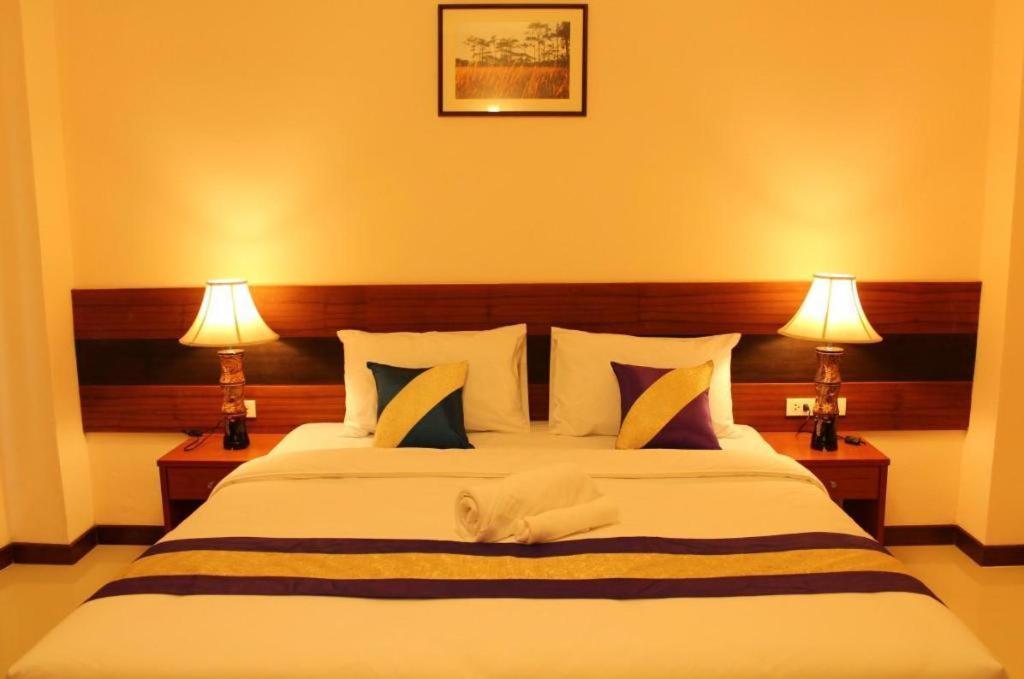 Sirimathani Hotel Лей Екстер'єр фото