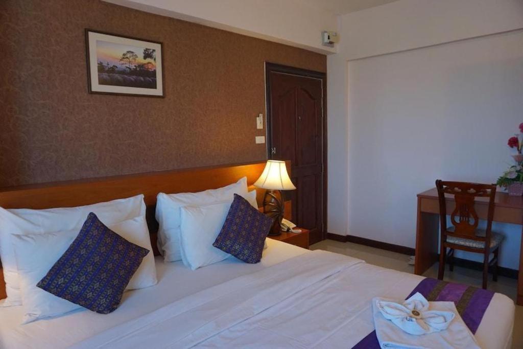 Sirimathani Hotel Лей Екстер'єр фото