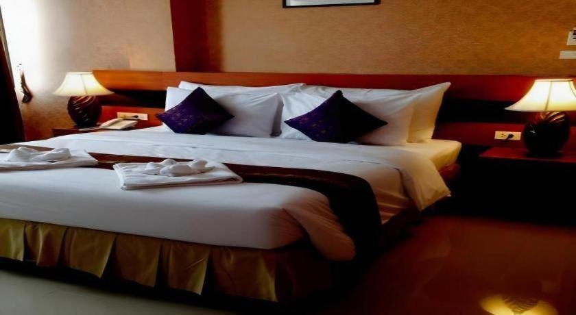 Sirimathani Hotel Лей Екстер'єр фото